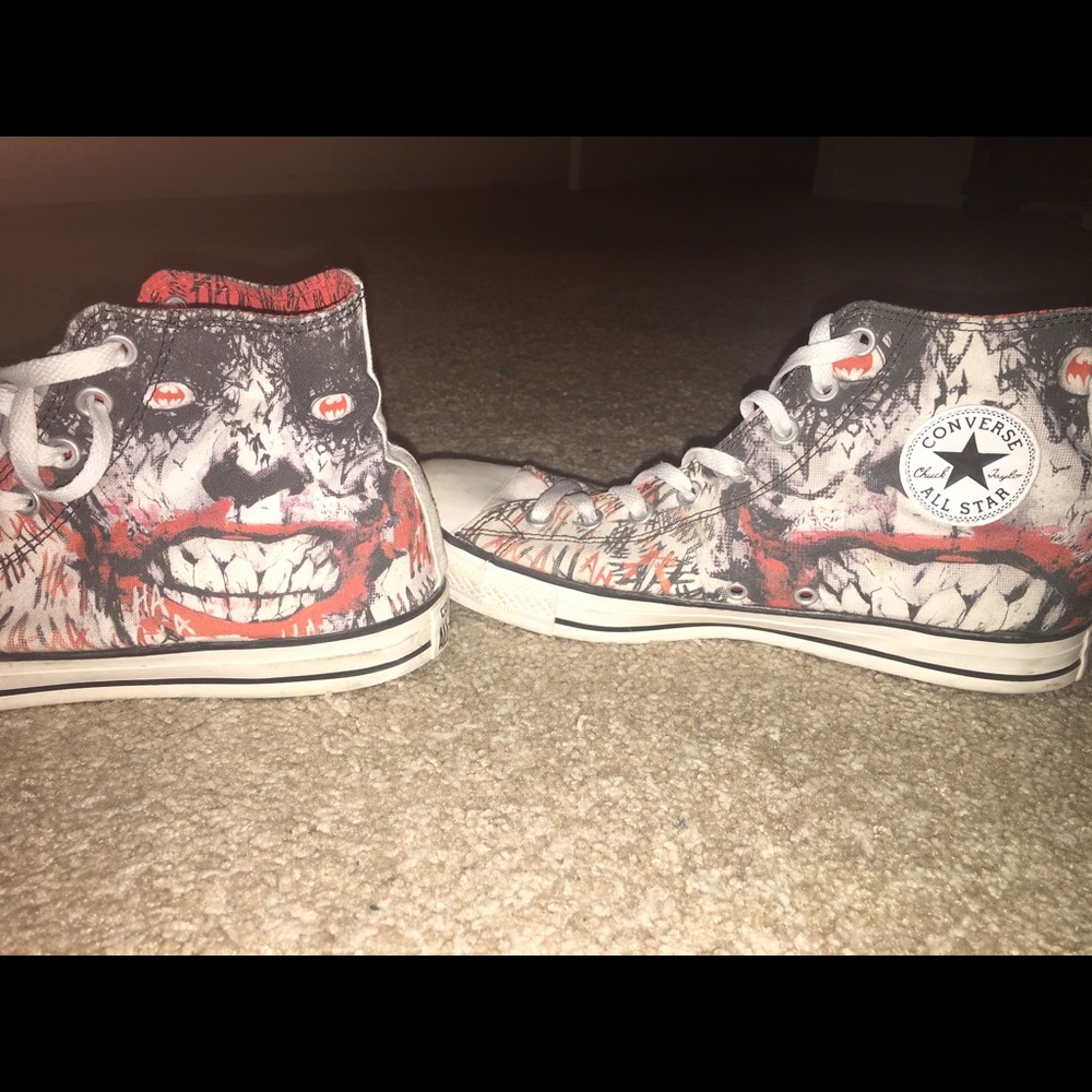 These are men’s Joker high top Converse